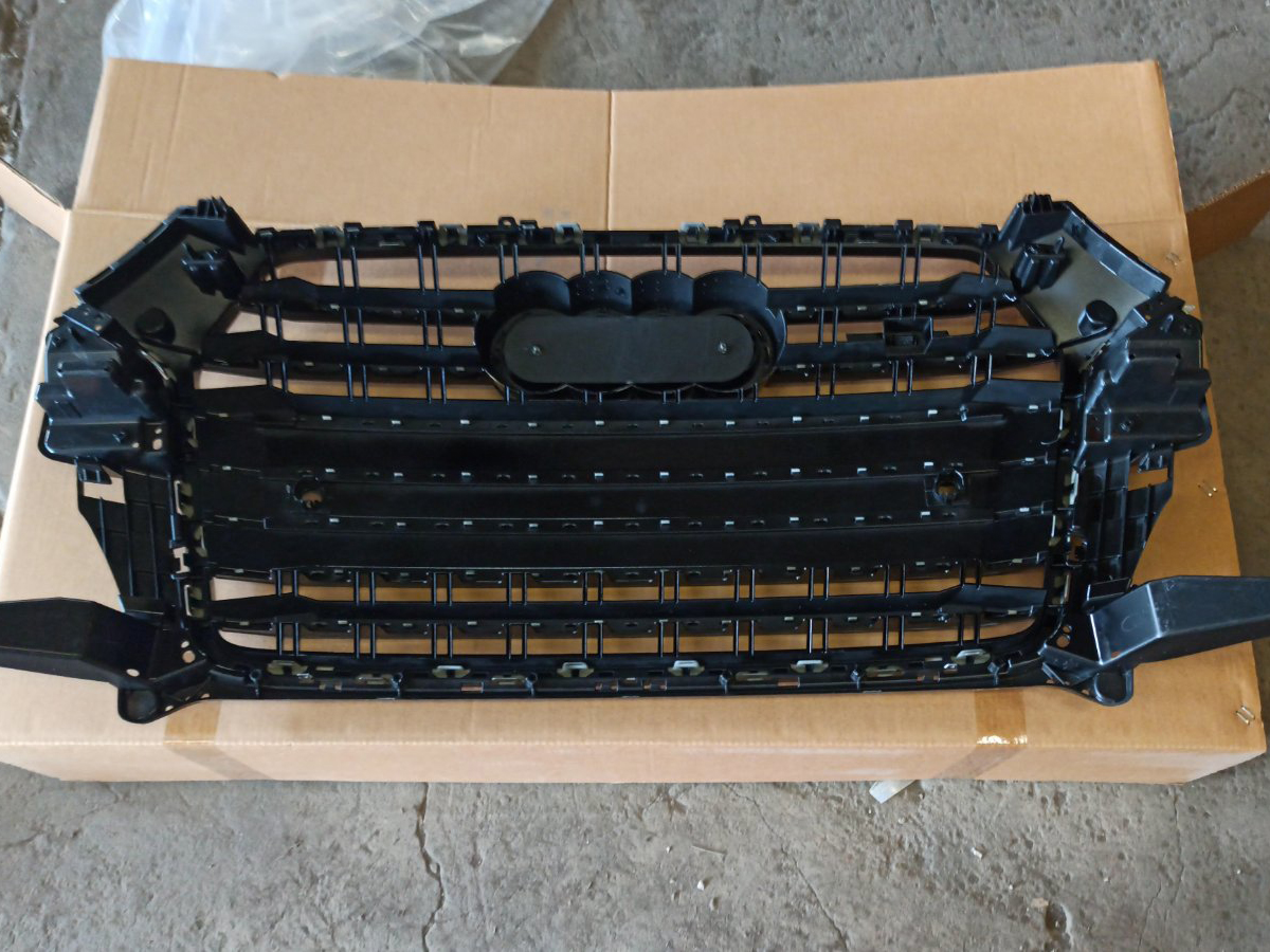 Audi Q3 8U (2015-2018) facelift Front Grille in SQ3-Style Black